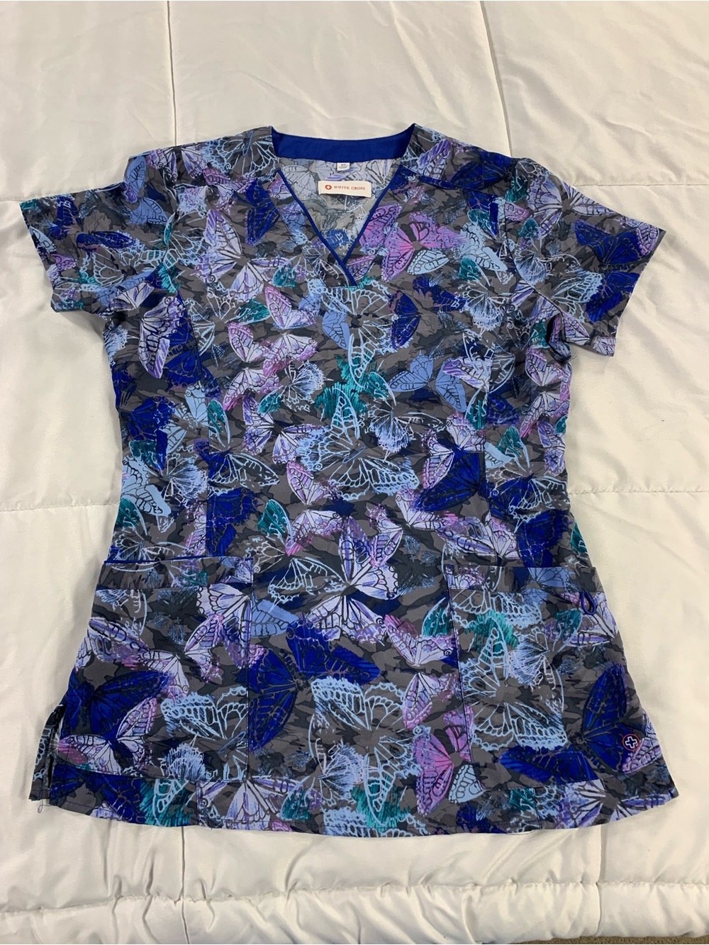 Pre loved WHITE CROSS scrub top womens size XS